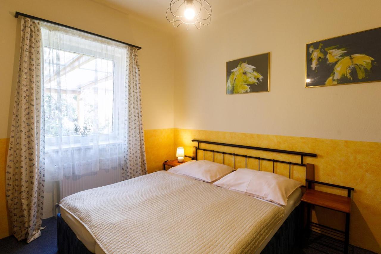 Hotel Atlas Ceske Budejovice Extérieur photo