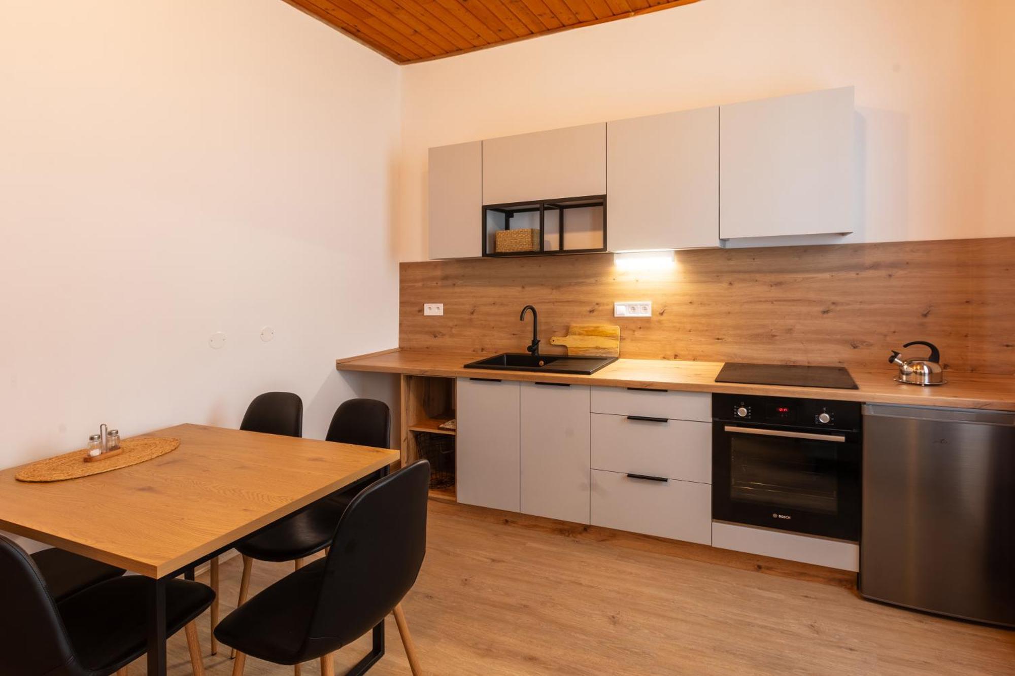Hotel Atlas Ceske Budejovice Extérieur photo