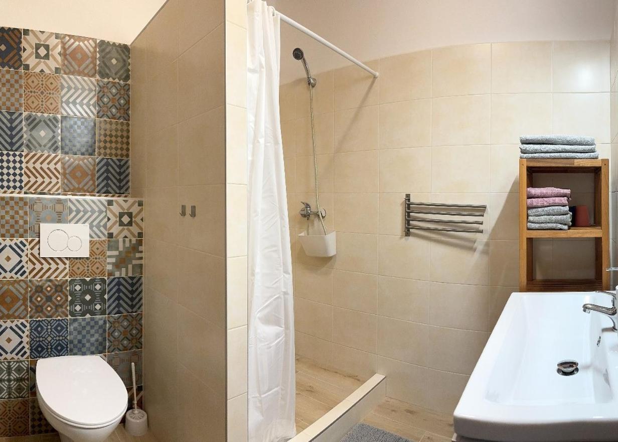 Hotel Atlas Ceske Budejovice Chambre photo